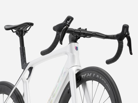 Trek Madone SL 7 Genracji 8 Gloss Crystal White/Matte Deep Smoke 2026 (ML)