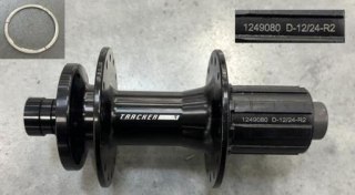 Piasta tylna M9201-R 28H 142/Ø12 6-Blt W/TRACKER LOGO