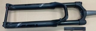 Widelec serw. Aluminiowy Crest STL 34-Boost RCL 29" 1-1/8" TO 1-1/2"X245T140mm PM180 00D W/15X110MM WO/REMOTE LEVER W/GLOSS&MATT