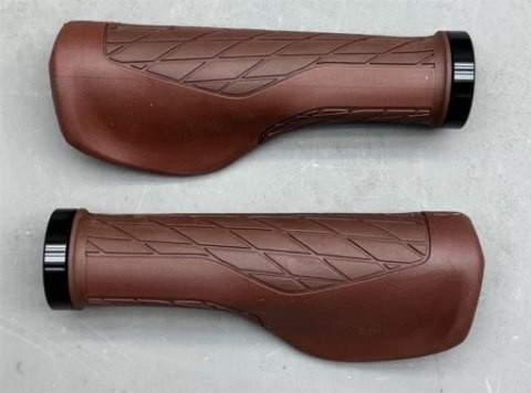 Chwyty VLG1859 D3 PP GEL VEXK BROWN L/R:136MM CLOSE W/LOCK ON WO/LOGO