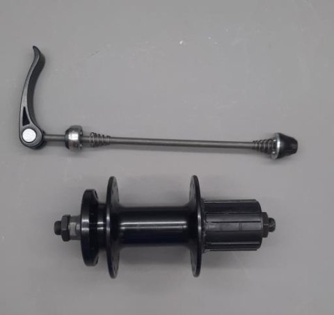 Piasta tylna M504-R 14 32 135/Ø5mm AL ANO.BK 7/8/9S W/4.0mm washer 135/Ø5mm 6 BLT W/AL BK QR HQA11 (NUTФ19mm) L=155MM W/O logo