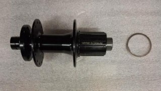 Piasta tylna M9201-R 28Hx142/Ø12mm BLK W/1.8mm WASHER WO/LOGO