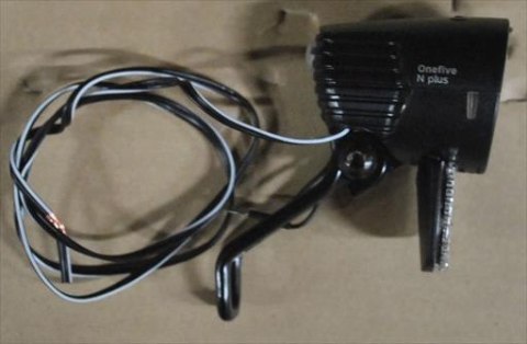 Przednia lampa B&M LUMOTEC ONEFIVE 30LUX w/500mm WIRE w/BLK