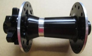 Piasta przednia D21BTCN 14Gx28H 110/Ø15mm 6-Bolt Disc BLK W/O LOGO w/CNC